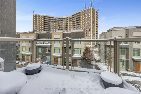 Photo 31 at 44 - 26 Applewood Lane, Etobicoke West Mall, Toronto