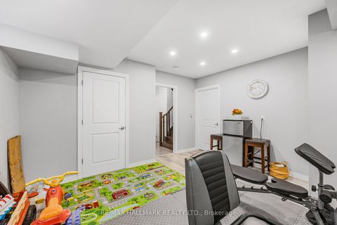 Photo 32 at 44 - 26 Applewood Lane, Etobicoke West Mall, Toronto