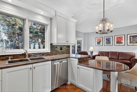 Photo 10 at 26 - 187 La Rose Avenue, Richview, Toronto