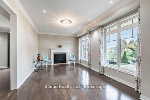 Photo 10 at 109 Kaitting Trail, GO Glenorchy, Oakville