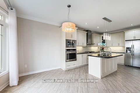 Photo 13 at 109 Kaitting Trail, GO Glenorchy, Oakville