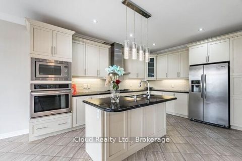 Photo 16 at 109 Kaitting Trail, GO Glenorchy, Oakville