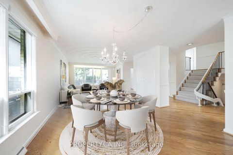 Photo 2 at 19 Arlstan Drive, Bathurst Manor, Toronto