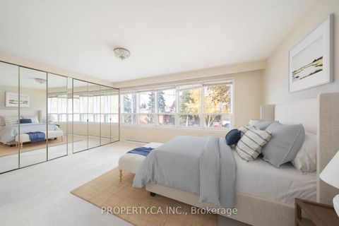 Photo 7 at 19 Arlstan Drive, Bathurst Manor, Toronto