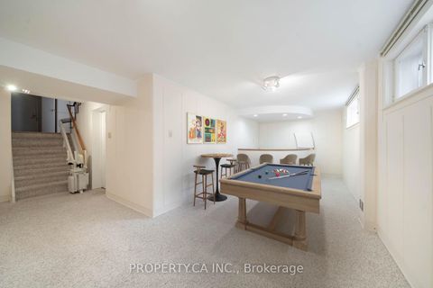 Photo 11 at 19 Arlstan Drive, Bathurst Manor, Toronto