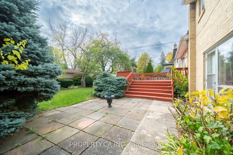 Photo 13 at 19 Arlstan Drive, Bathurst Manor, Toronto