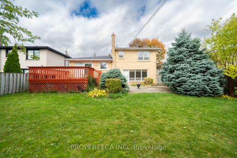 Photo 18 at 19 Arlstan Drive, Bathurst Manor, Toronto