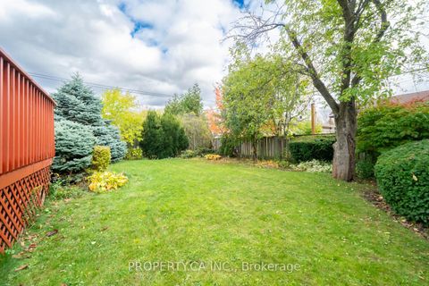 Photo 19 at 19 Arlstan Drive, Bathurst Manor, Toronto