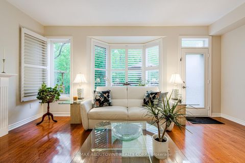 Photo 7 at 21 - 300 Ravineview Way, WC Wedgewood Creek, Oakville