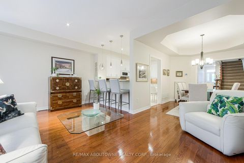 Photo 9 at 21 - 300 Ravineview Way, WC Wedgewood Creek, Oakville