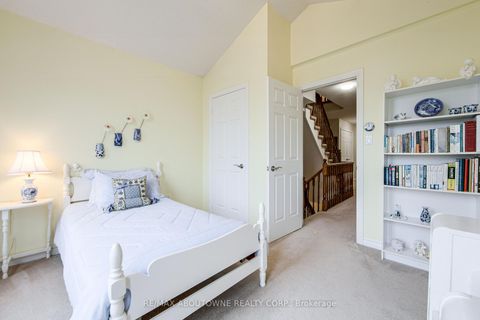 Photo 16 at 21 - 300 Ravineview Way, WC Wedgewood Creek, Oakville