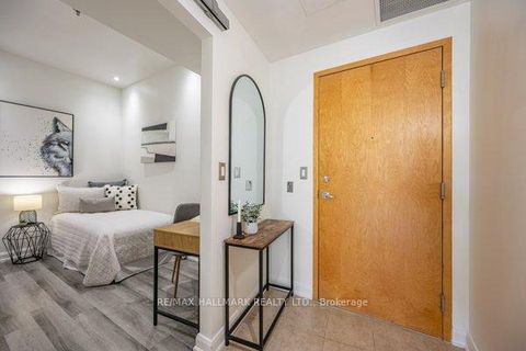 Photo 3 at 216 - 700 King Street W, Niagara, Toronto