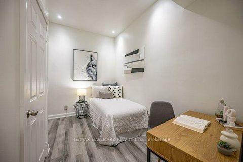 Photo 4 at 216 - 700 King Street W, Niagara, Toronto