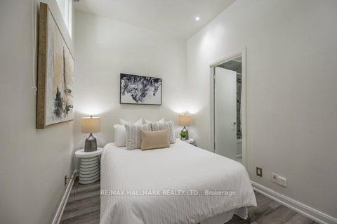 Photo 6 at 216 - 700 King Street W, Niagara, Toronto