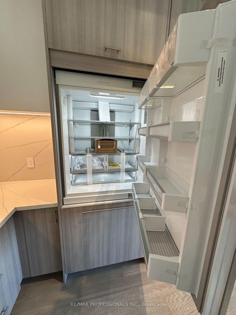 Photo 5 at 410 - 123 Maurice Drive, CO Central, Oakville