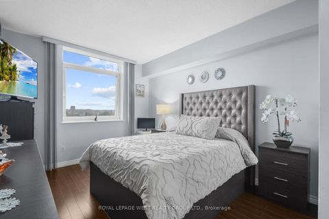 Photo 12 at 805 - 326 Major Mackenzie Drive E, Crosby, Richmond Hill