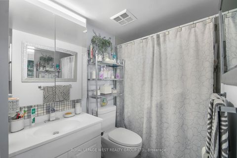 Photo 18 at 805 - 326 Major Mackenzie Drive E, Crosby, Richmond Hill