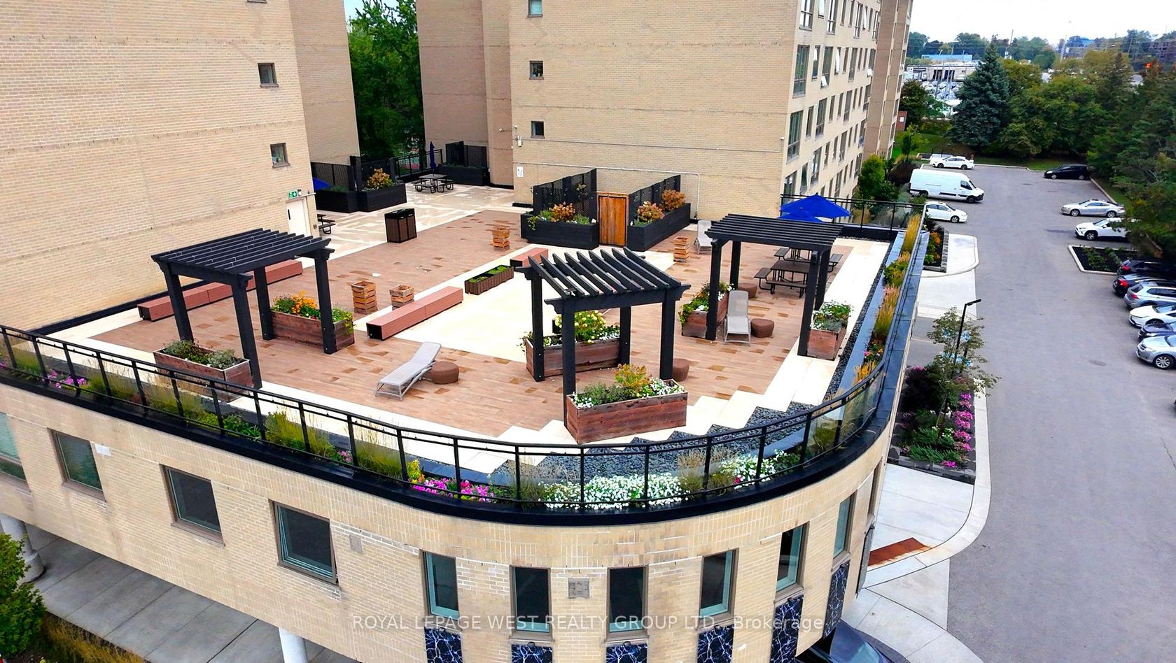 805 - 326 Major Mackenzie Drive E, Crosby, Richmond Hill 