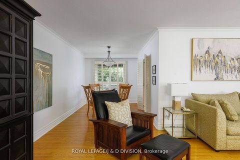 Photo 7 at 27 Paramount Court, Amesbury, Toronto