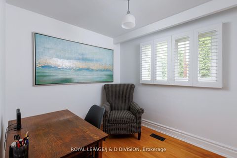 Photo 19 at 27 Paramount Court, Amesbury, Toronto