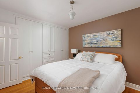 Photo 24 at 27 Paramount Court, Amesbury, Toronto