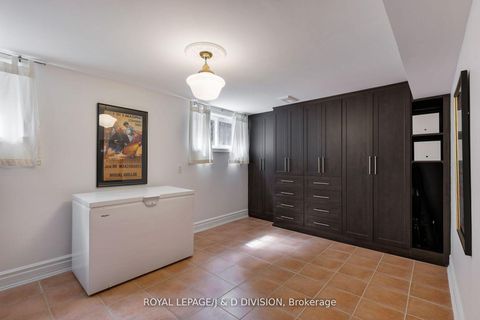 Photo 32 at 27 Paramount Court, Amesbury, Toronto