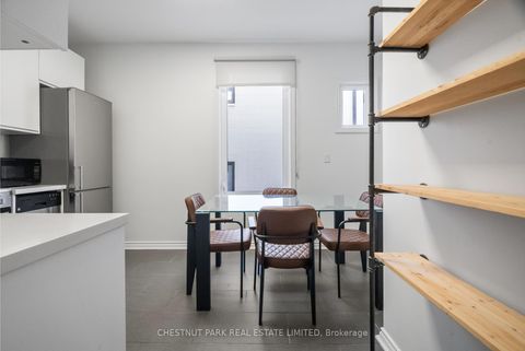 Photo 9 at 371 Howland Avenue, Casa Loma, Toronto