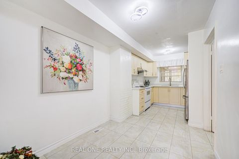 Photo 8 at 46 - 81 Brookmill Boulevard, L'Amoreaux, Toronto