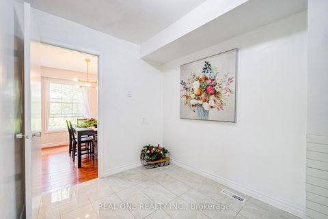 Photo 9 at 46 - 81 Brookmill Boulevard, L'Amoreaux, Toronto