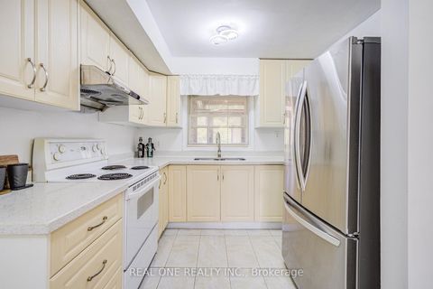 Photo 10 at 46 - 81 Brookmill Boulevard, L'Amoreaux, Toronto