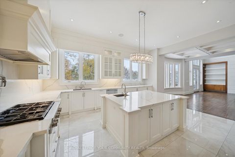 Photo 6 at 2 Poplar Drive, Oak Ridges, Richmond Hill