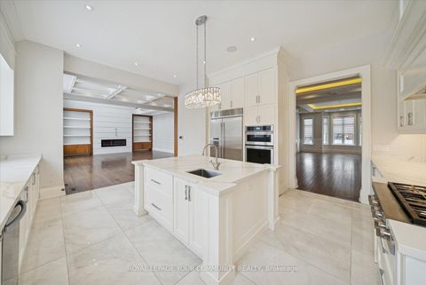 Photo 7 at 2 Poplar Drive, Oak Ridges, Richmond Hill