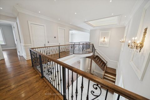 Photo 18 at 2 Poplar Drive, Oak Ridges, Richmond Hill