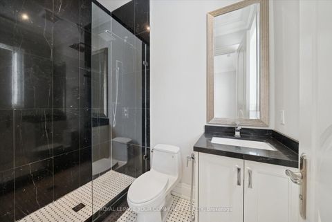 Photo 27 at 2 Poplar Drive, Oak Ridges, Richmond Hill