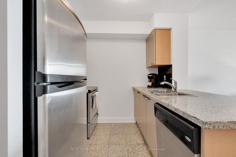 Photo 11 at 1011 - 16 Harrison Garden Boulevard, Willowdale East, Toronto