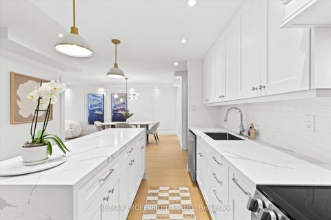 Photo 8 at 508 - 820 Burnhamthorpe Road, Markland Wood, Toronto