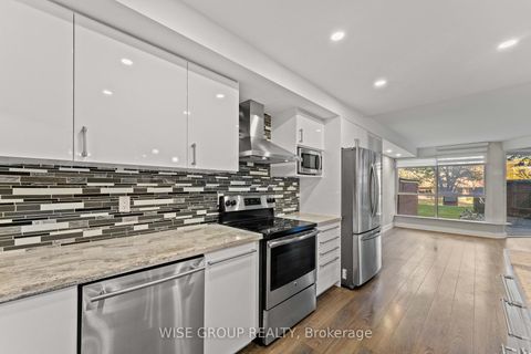 Photo 10 at 113 - 5 Weldrick Road W, North Richvale, Richmond Hill