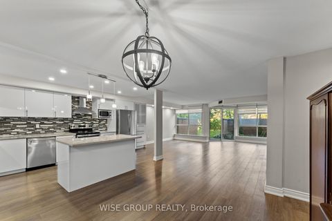 Photo 12 at 113 - 5 Weldrick Road W, North Richvale, Richmond Hill