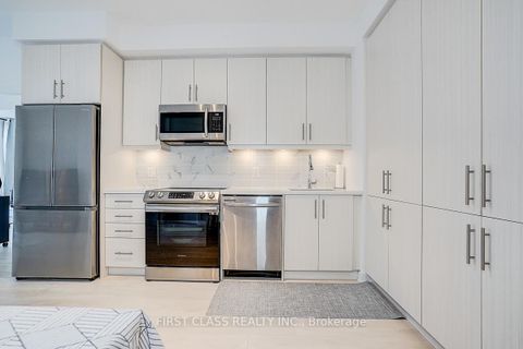 Photo 12 at 1605 - 95 Oneida Crescent, Langstaff, Richmond Hill