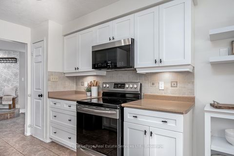 Photo 15 at 1544 Greenbriar Drive, GA Glen Abbey, Oakville