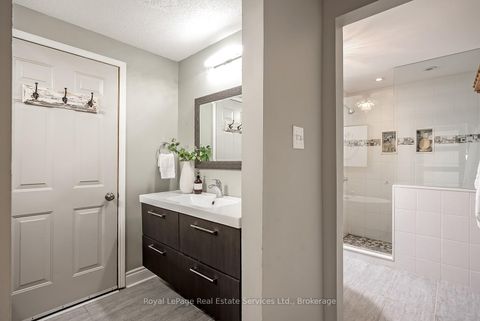 Photo 25 at 1544 Greenbriar Drive, GA Glen Abbey, Oakville