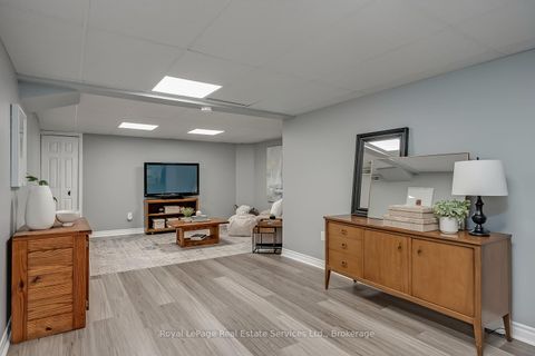 Photo 36 at 1544 Greenbriar Drive, GA Glen Abbey, Oakville