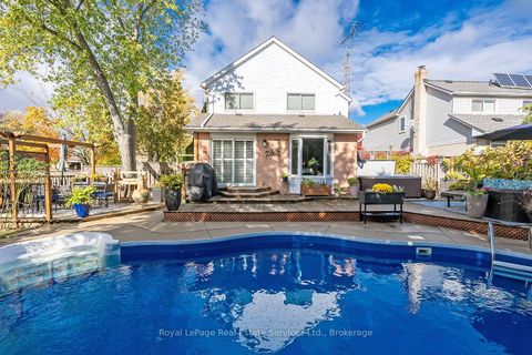 Photo 39 at 1544 Greenbriar Drive, GA Glen Abbey, Oakville