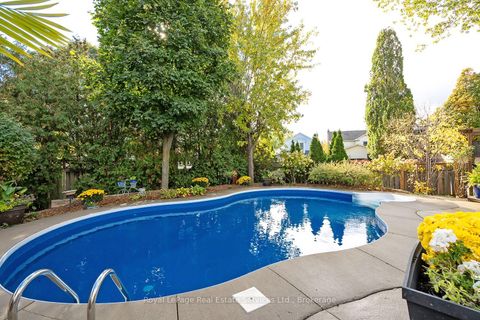 Photo 42 at 1544 Greenbriar Drive, GA Glen Abbey, Oakville