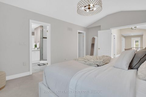 Photo 25 at 398 Bedford Park, Nortown, Toronto