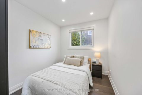 Photo 12 at 36 Summerside Crescent, Hillcrest Village, Toronto