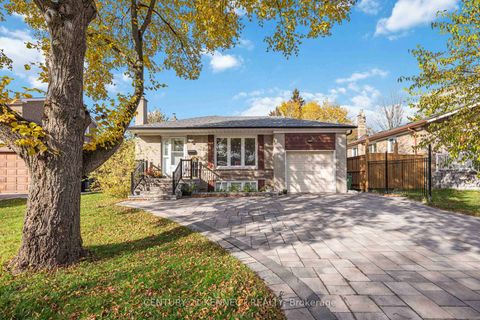 Photo 25 at 36 Summerside Crescent, Hillcrest Village, Toronto