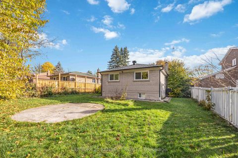 Photo 27 at 36 Summerside Crescent, Hillcrest Village, Toronto