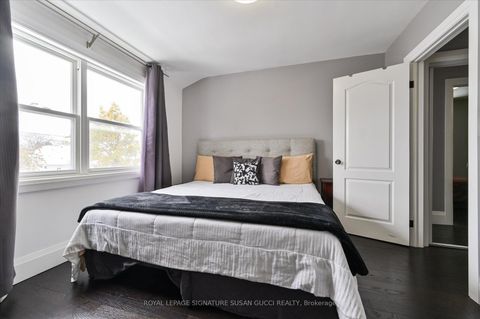 Photo 18 at 98 Frater Avenue, East York, Toronto