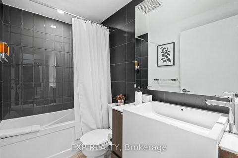 Photo 10 at Ph15 - 21 Iceboat Terrace, Waterfront Communities C1, Toronto
